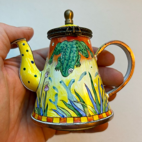 Vintage Kelvin Chen enamel yellow/green frog mini teapot signed Certificate #315 - Picture 4 of 9